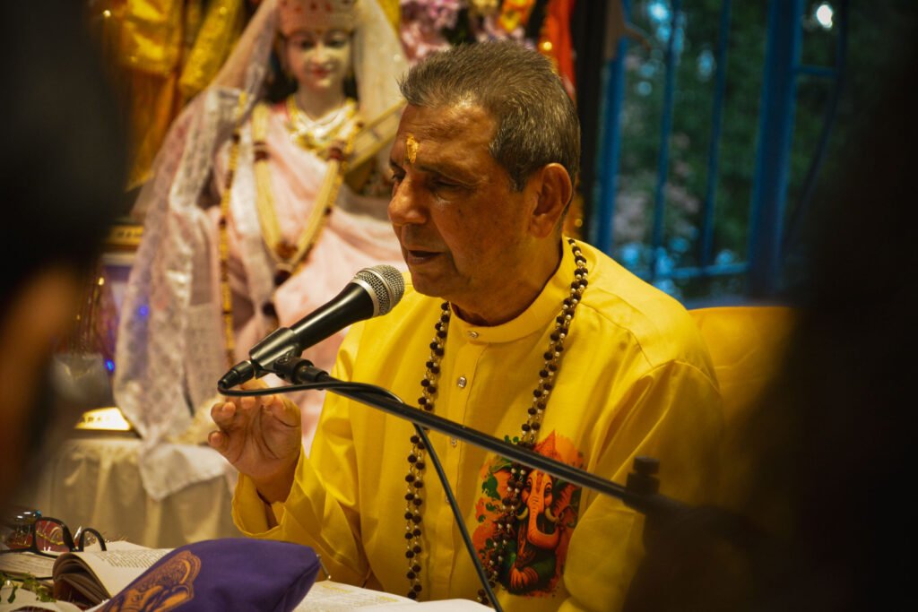 Guru Vyas Sharma guiding the Ganesh Chaturthi ceremony at Dharma Mandir Newport